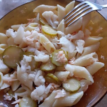 Pasta con zucchine in agrodolce e cavolfiori